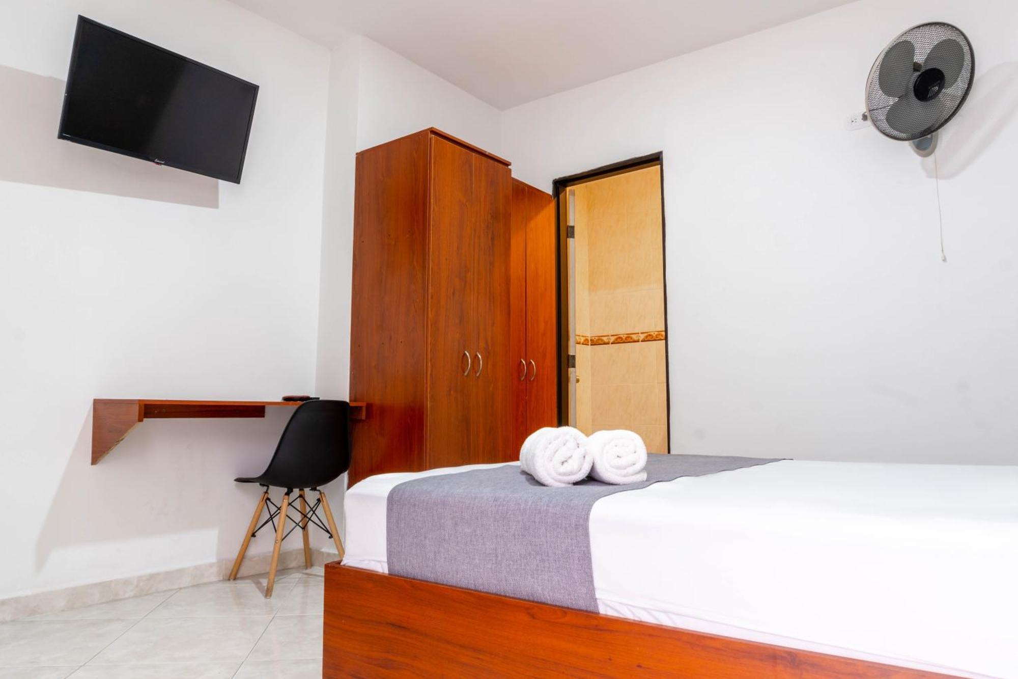 Ayenda 1228 Balcones De La 70 Hotel Medellin Exterior photo